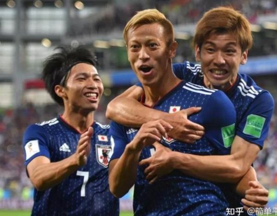 我喜欢日本踢球的方式 不代表我就觉得应该学习日本 中国足球这么多年谁没有学过 青训基础打不好学谁都没用
