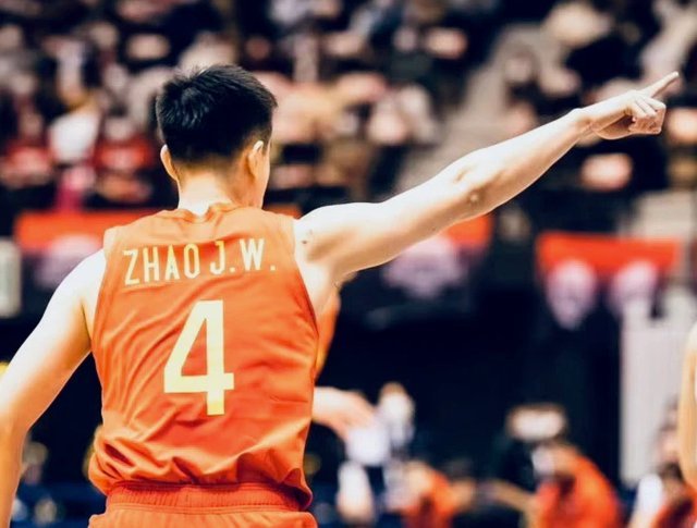 买乌郎：我上一场表现不好，但全队一直都在鼓励我