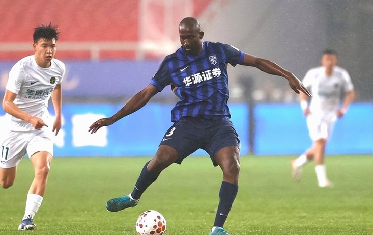 浙江3-2险胜英博 王钰栋毛伟杰建功