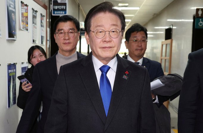郑梦奎和洪明甫出席听证会，李在明此前曾怒斥其“无能”