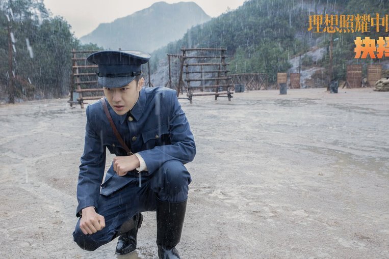 姆巴佩训练场逗乐穆帅  提前归队备战新赛季