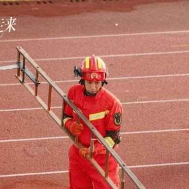 赵松源是被迫的职业梯队踢掉，董路给捡回来的