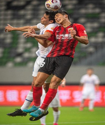 克劳德传中致乌龙！海港1-0蓉城